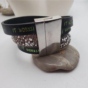 Vintage It works tiered magnetic‎ sparkle bracelet
